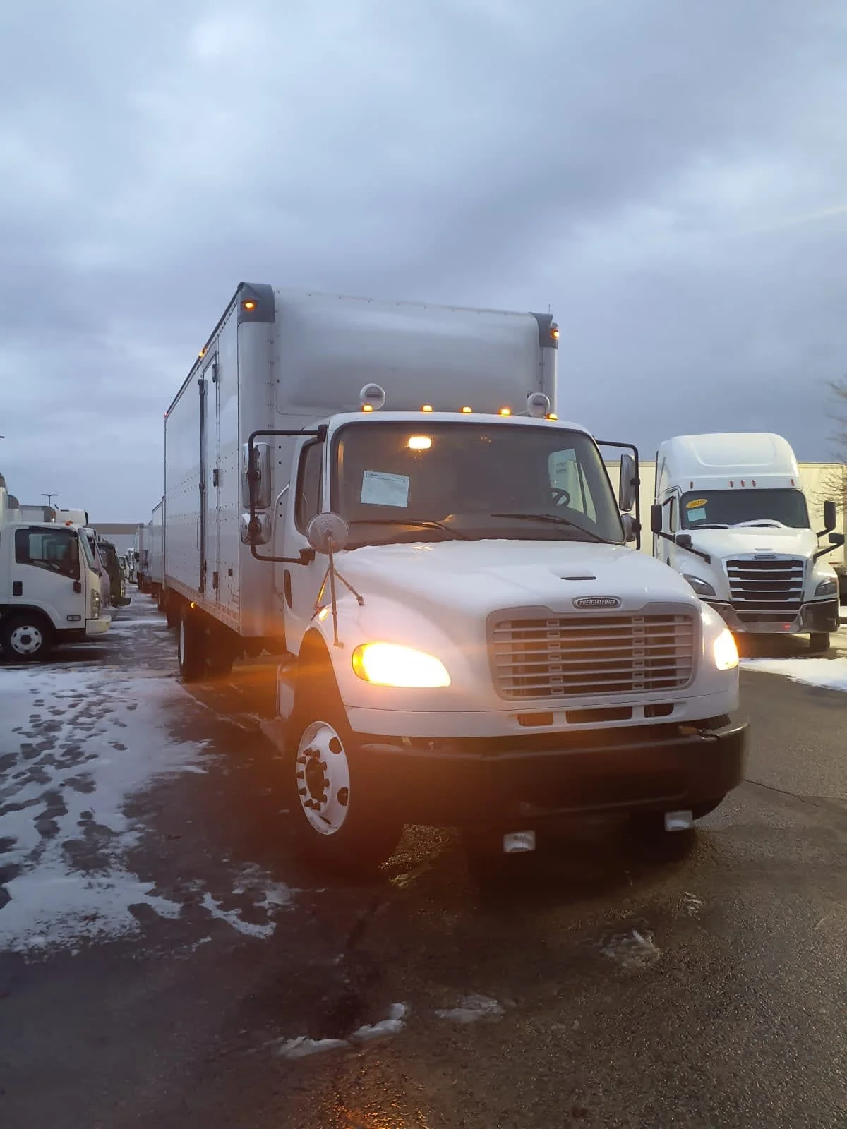 2020 Freightliner M2 106 in Bolingbrook, IL — photo 3