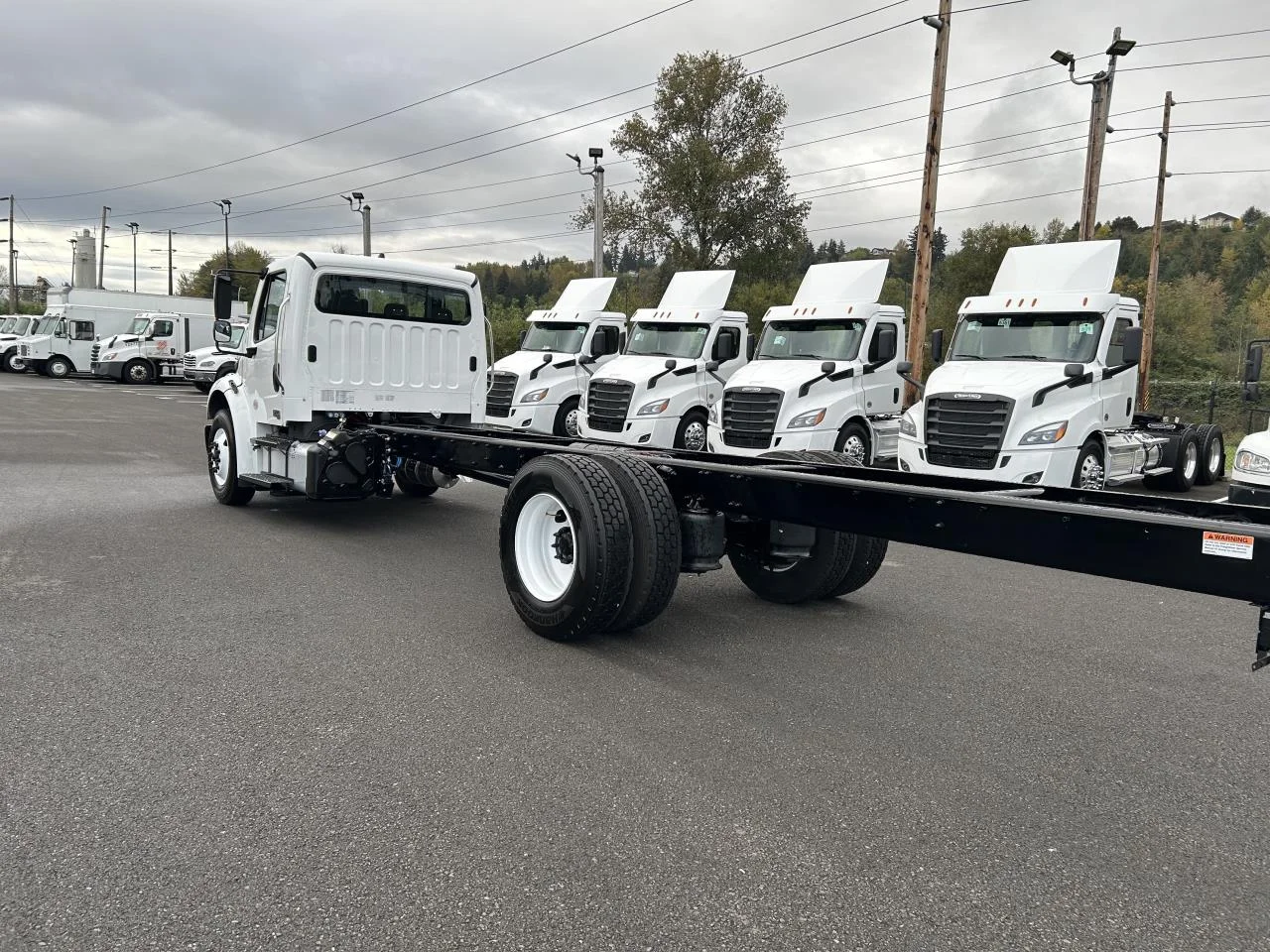 2025 Freightliner M2 106 - image 2