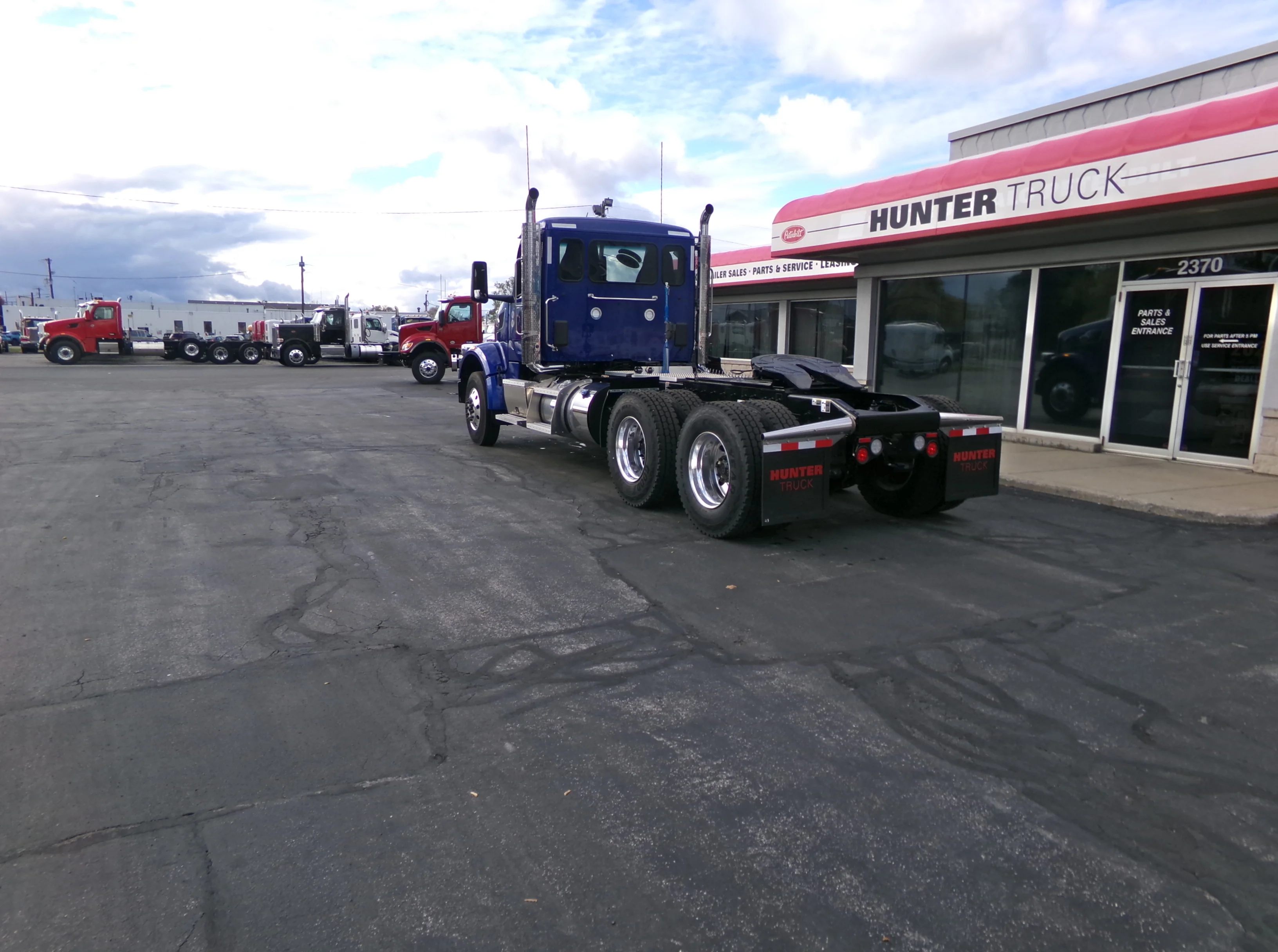 2025 Peterbilt 567 - image 5
