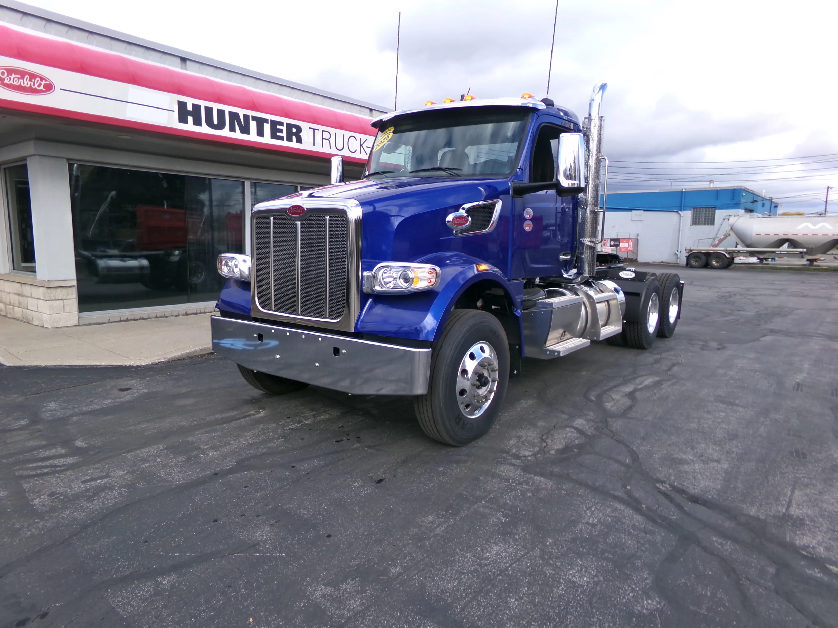 2025 Peterbilt 567 in BUFFALO, NY