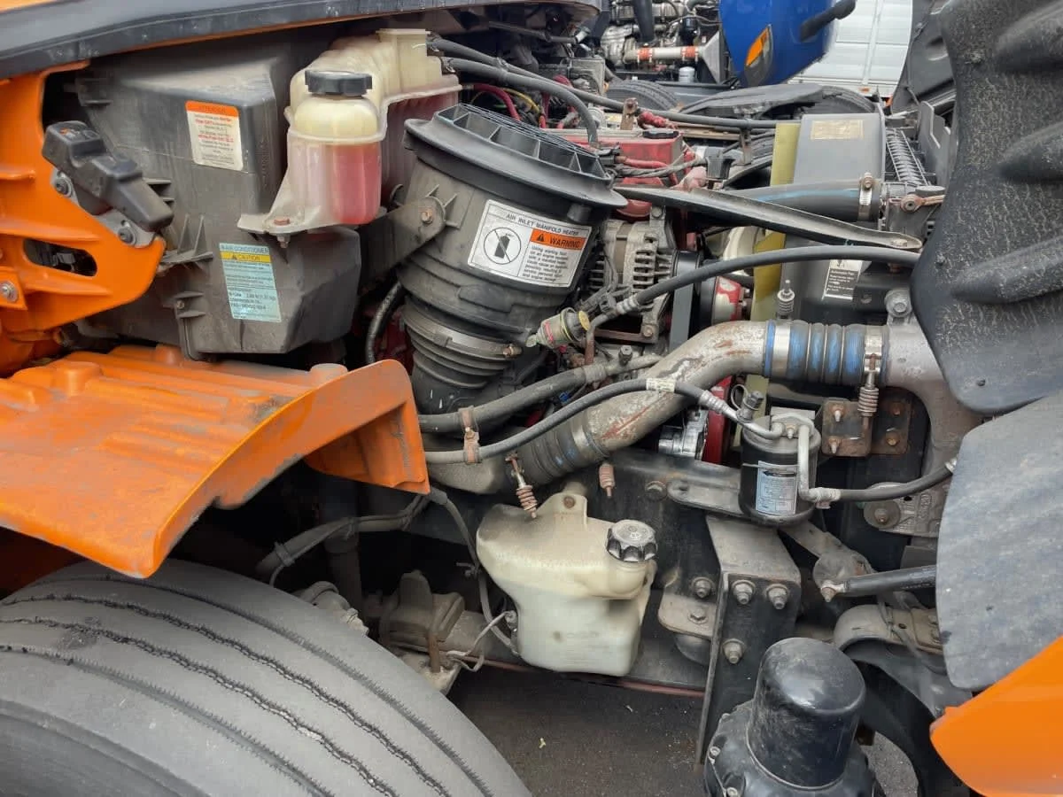 2018 Freightliner M2 106 in Farmingdale, NY — photo 11