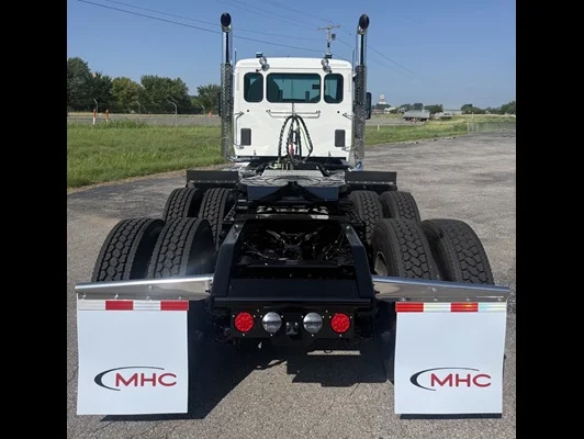 2027 Kenworth T880 in Van Buren, AR — photo 5