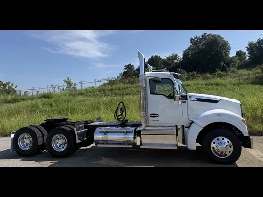 2027 Kenworth T880 in Van Buren, AR — photo 7
