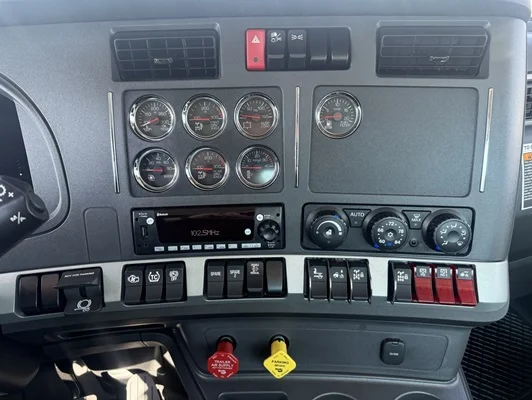 2027 Kenworth T880 in Van Buren, AR — photo 19