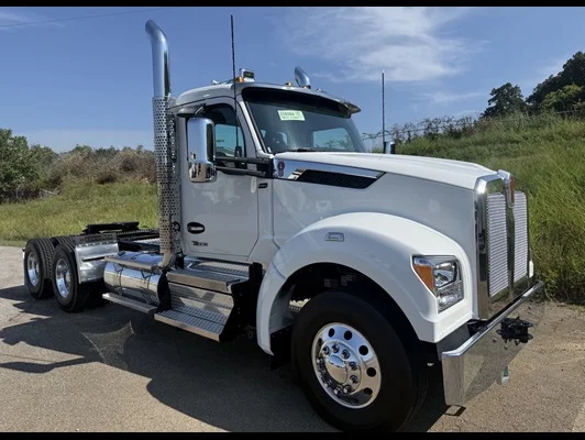 2027 Kenworth T880 in Van Buren, AR — photo 11