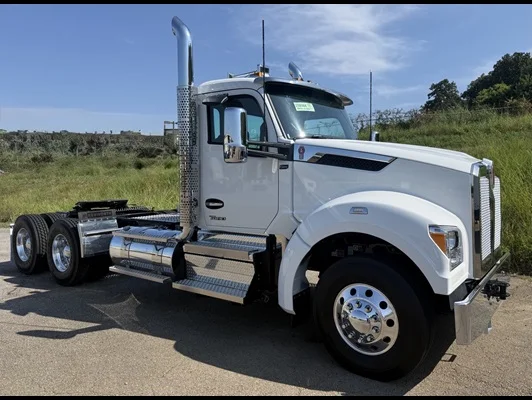 2027 Kenworth T880 in Van Buren, AR — photo 8