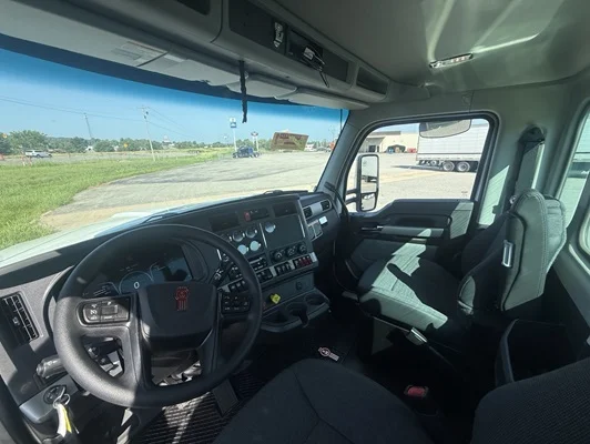 2027 Kenworth T880 in Van Buren, AR — photo 18