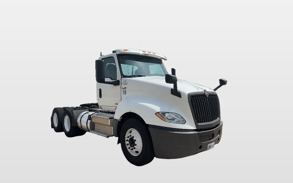 2020 International LT - image 1