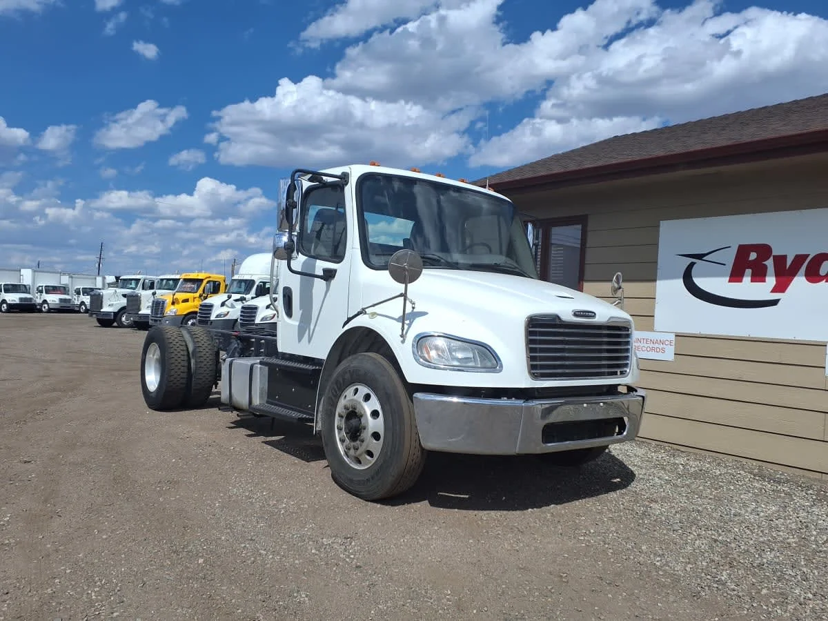 2018 Freightliner M2 106 in Commerce City, CO — photo 3