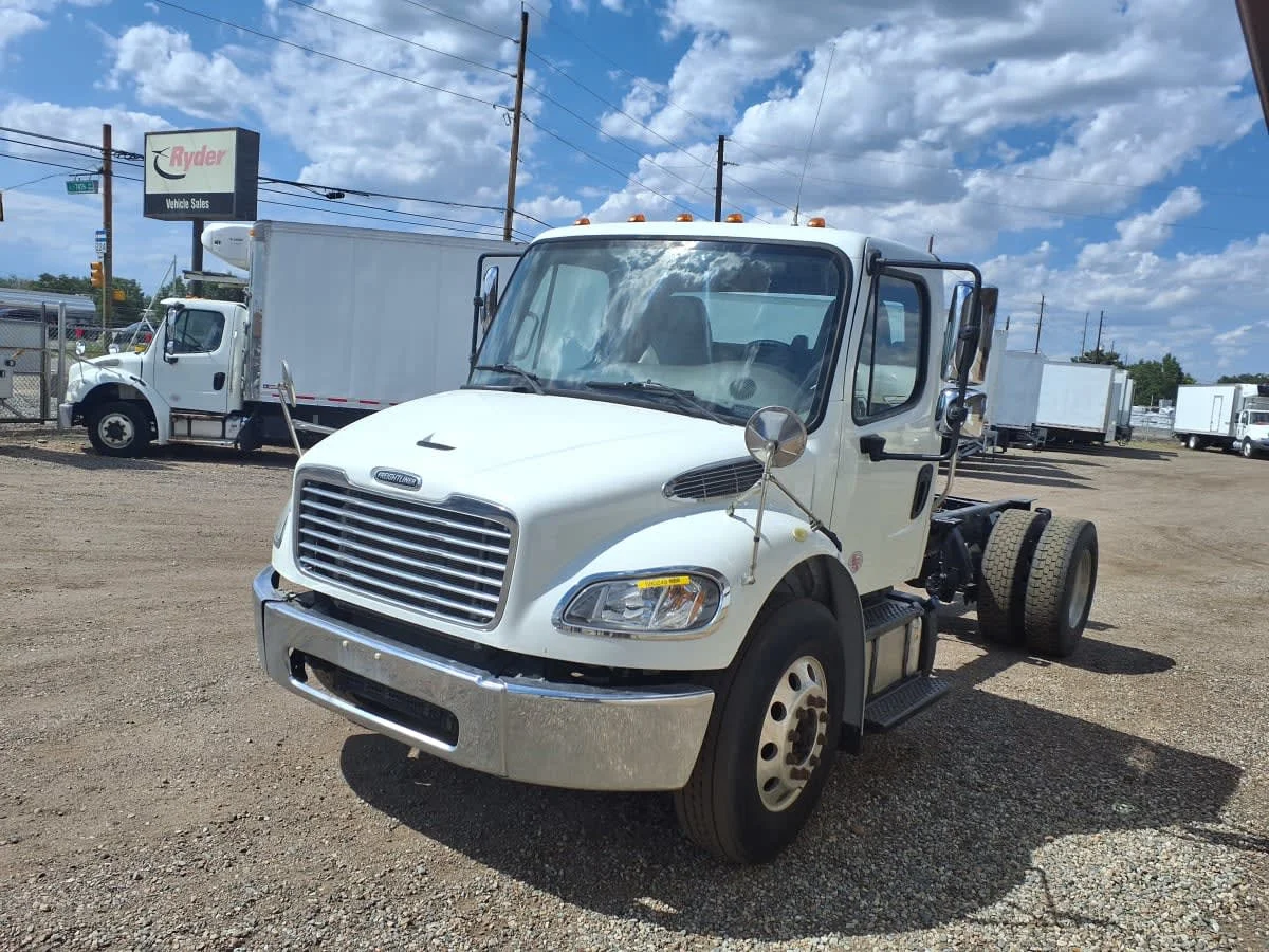 2018 Freightliner M2 106