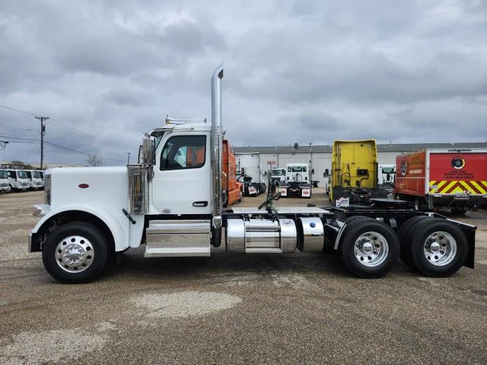 2027 Peterbilt 589 in Waco, TX — photo 3