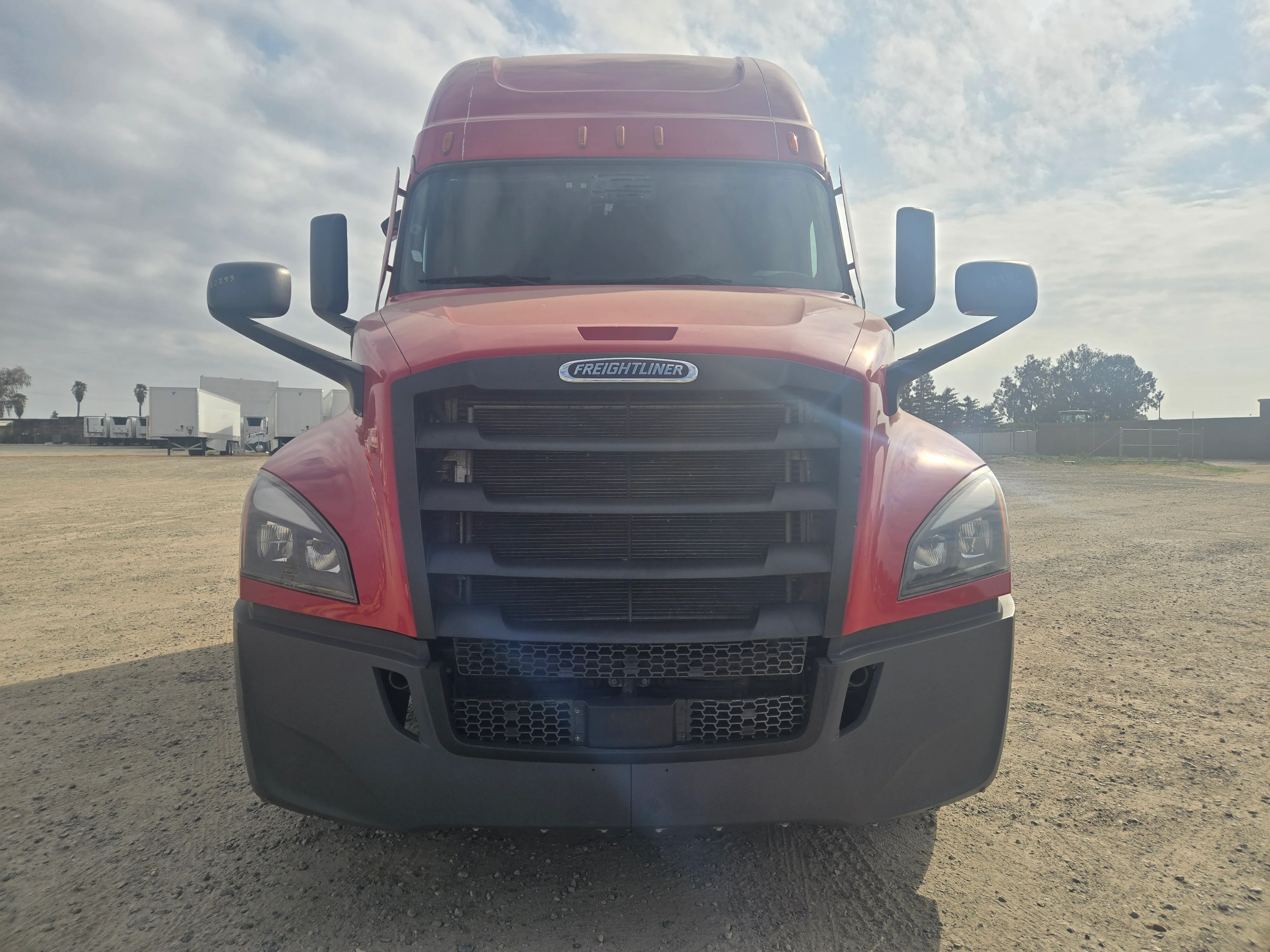 2021 Freightliner Cascadia in Fresno, CA — photo 2
