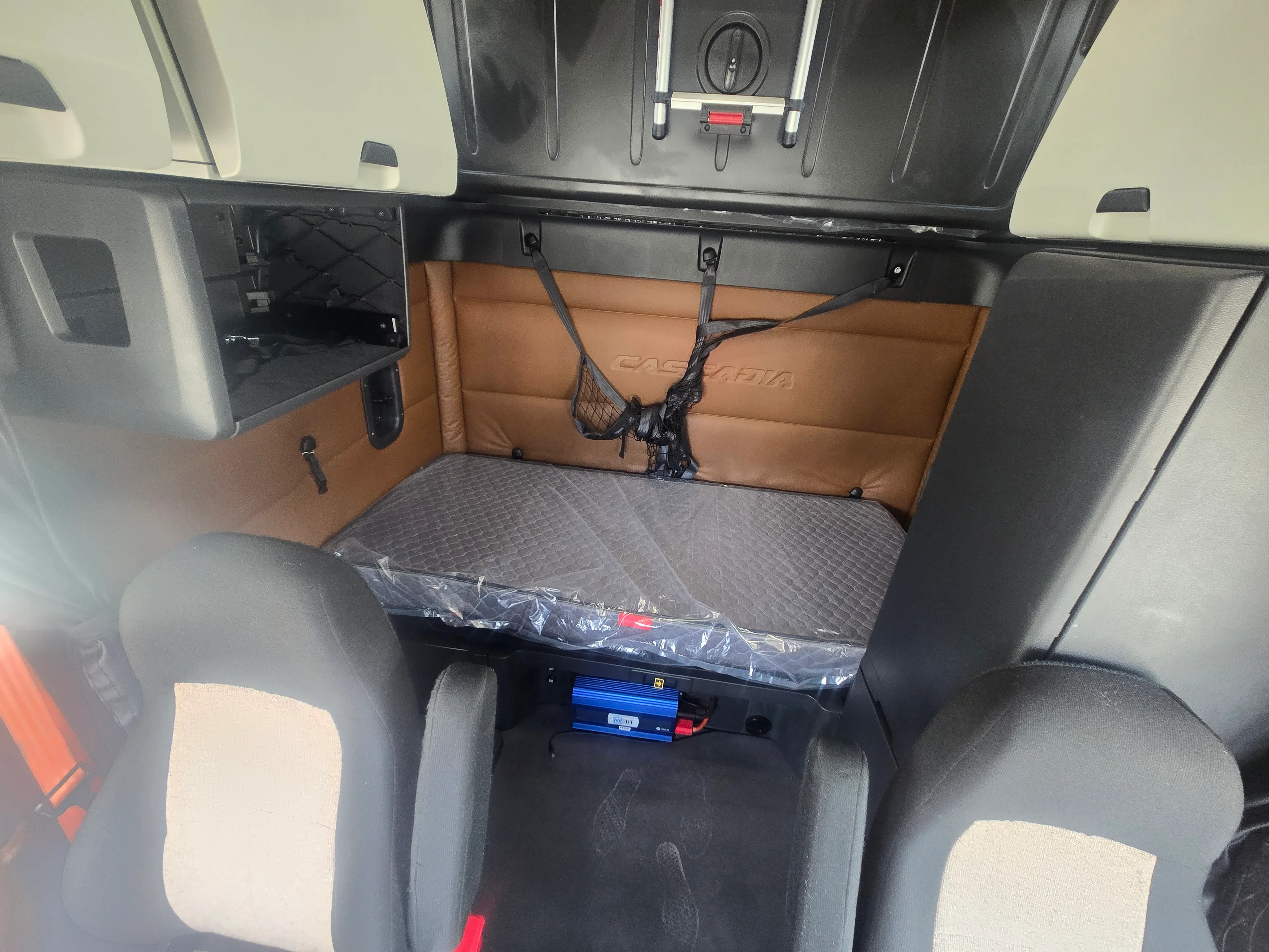 2021 Freightliner Cascadia in Fresno, CA — photo 12