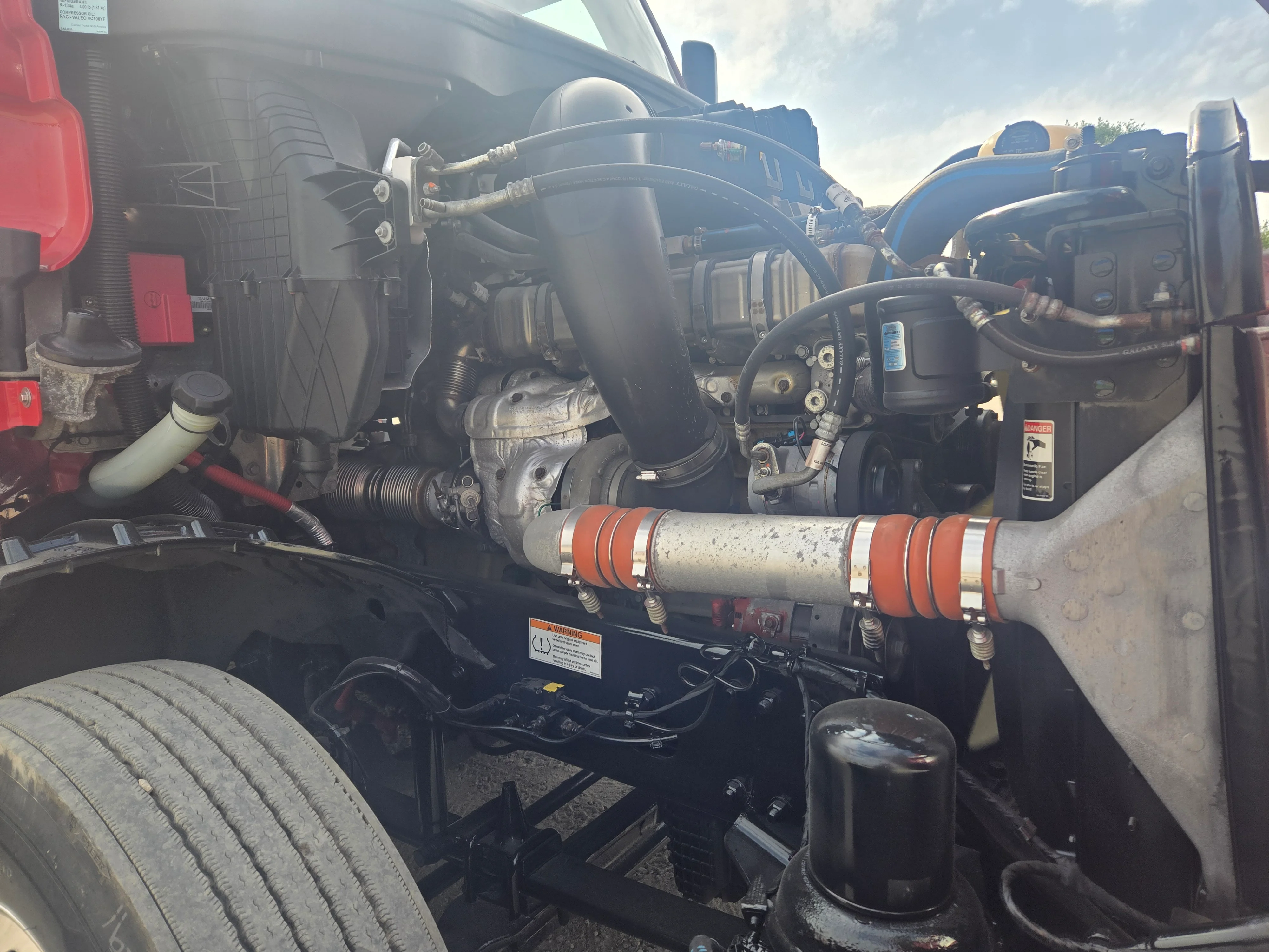 2021 Freightliner Cascadia in Fresno, CA — photo 15