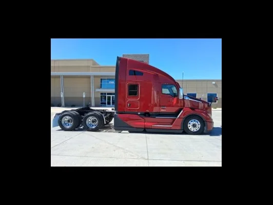 2027 Kenworth T680 in El Paso, TX — photo 8