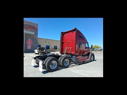 2027 Kenworth T680 in El Paso, TX — photo 9