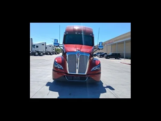 2027 Kenworth T680 in El Paso, TX — photo 7