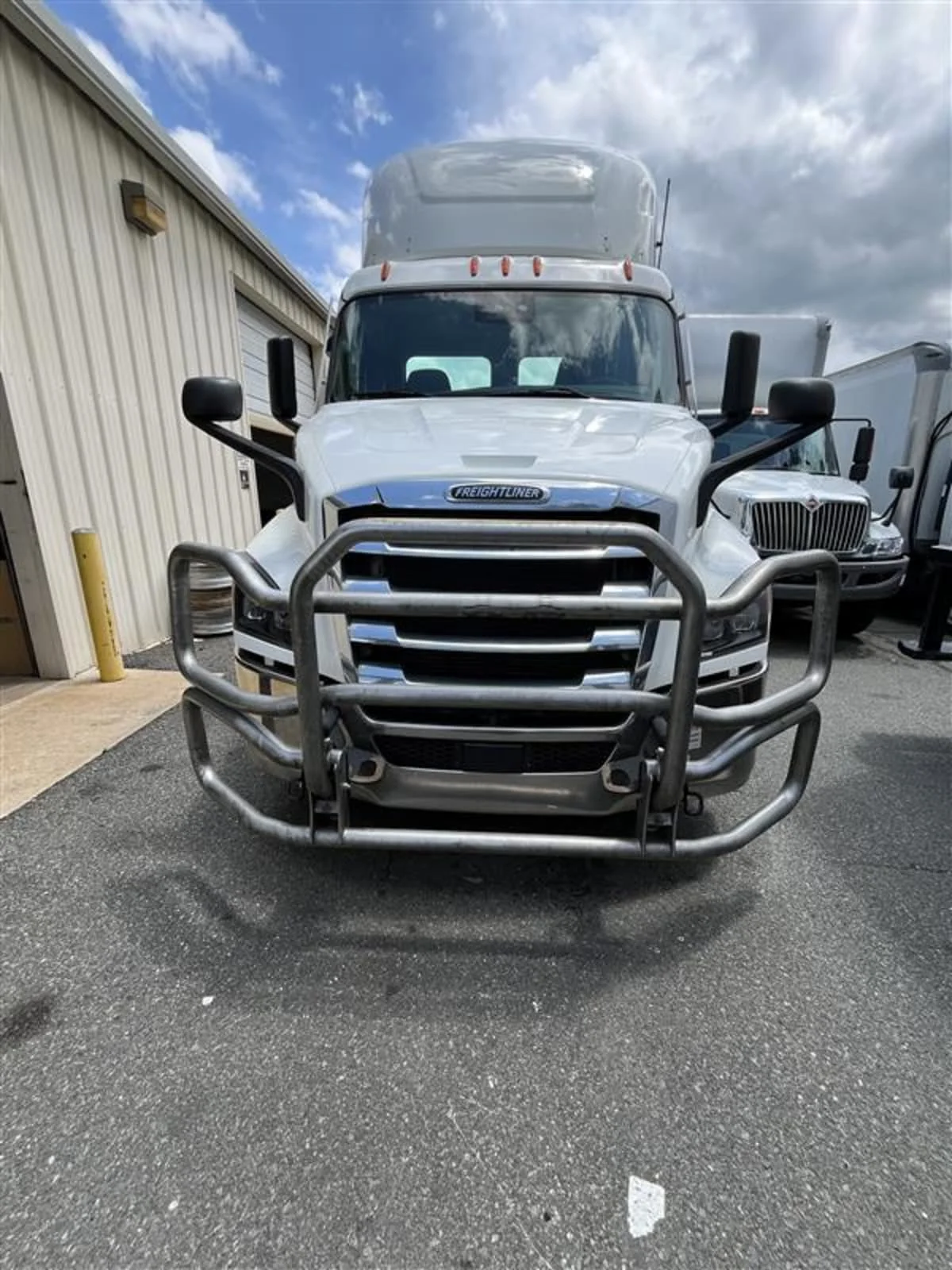2021 Freightliner Cascadia in Ashland, VA — photo 2