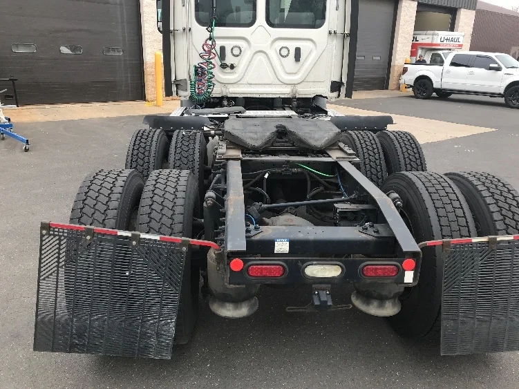 2021 Freightliner Cascadia - image 6