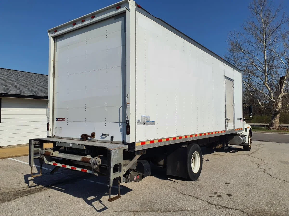 2019 International 4300 in O'fallon, MO — photo 4