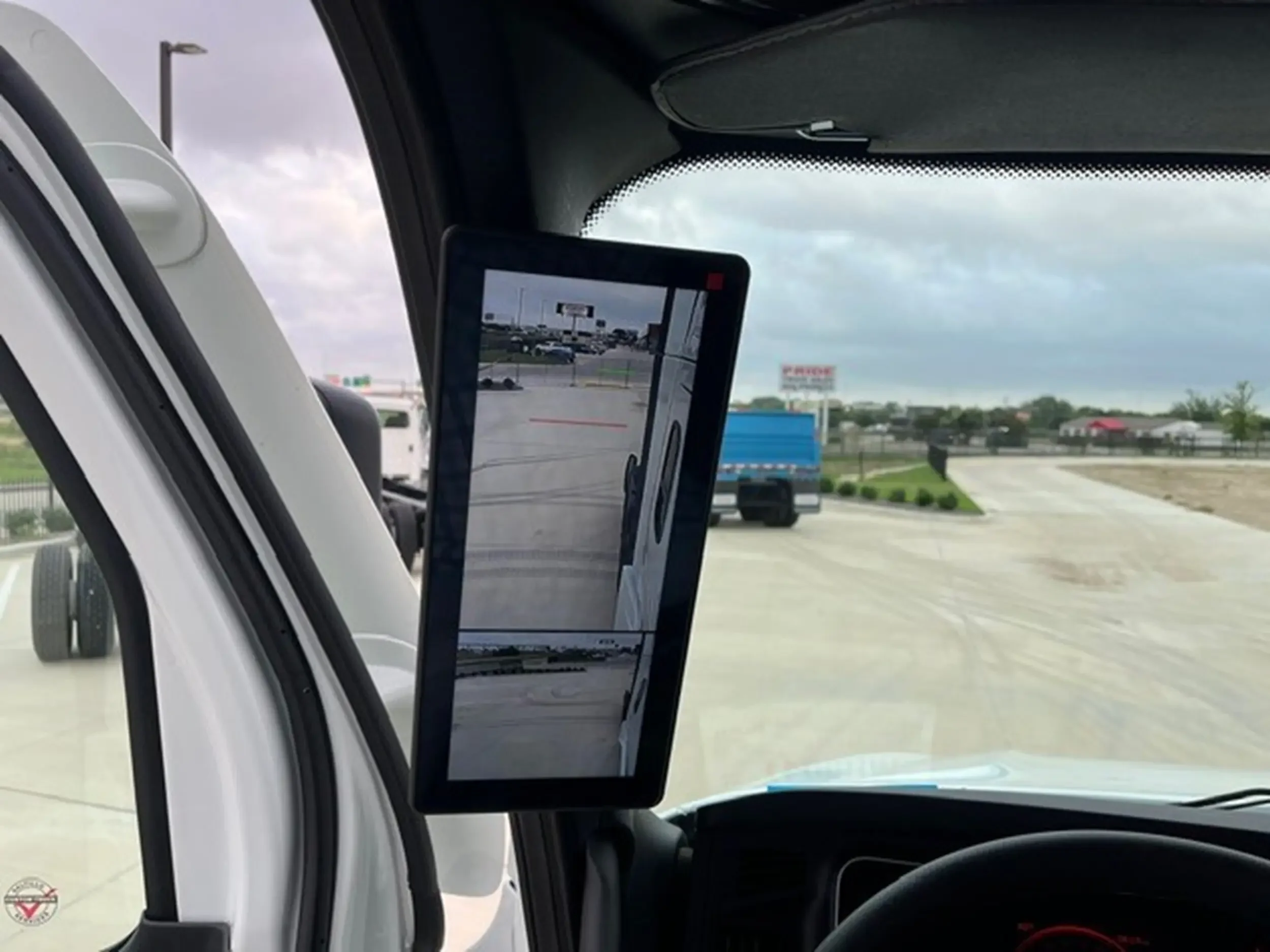 2026 Freightliner Cascadia - image 13