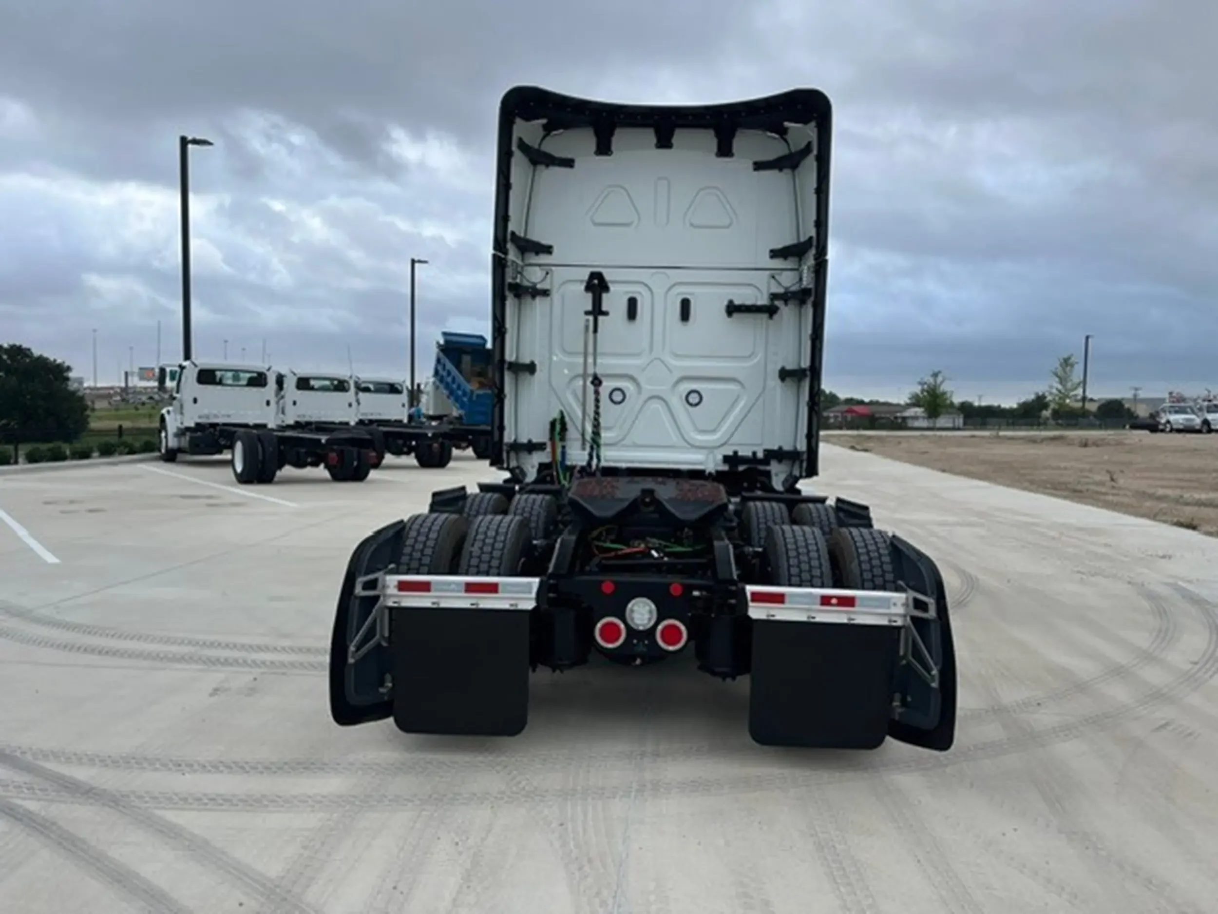 2026 Freightliner Cascadia - image 6