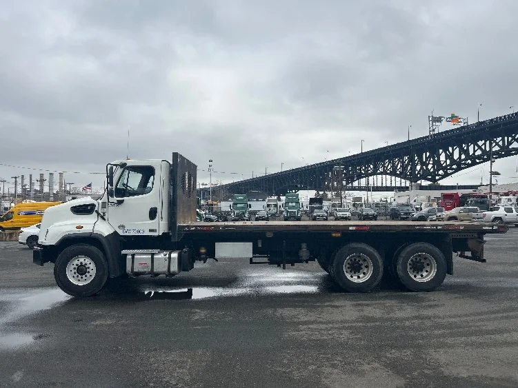 2020 Freightliner 114SD in Kearny, NJ — photo 4