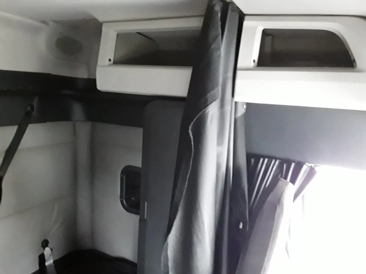 2019 Freightliner Cascadia - image 11