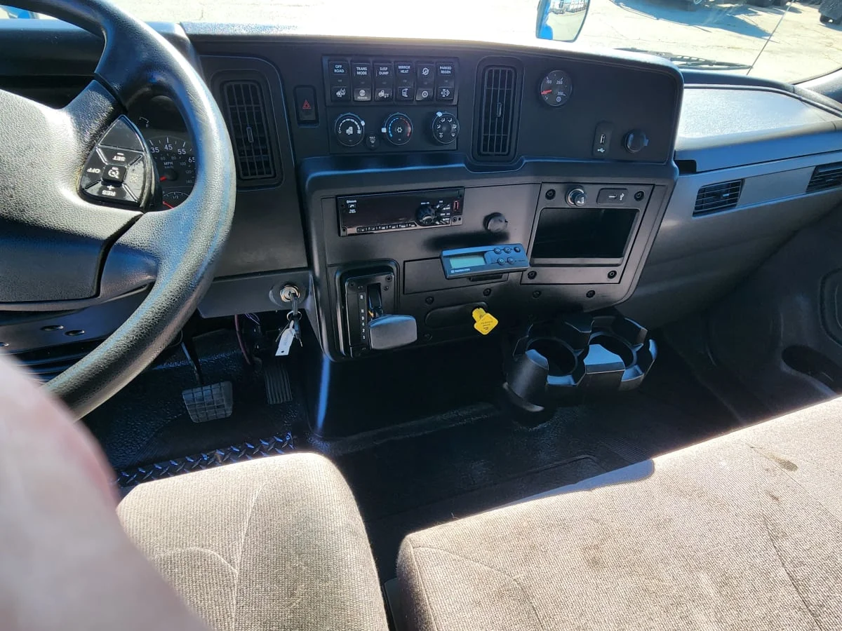 2020 International MV - image 10