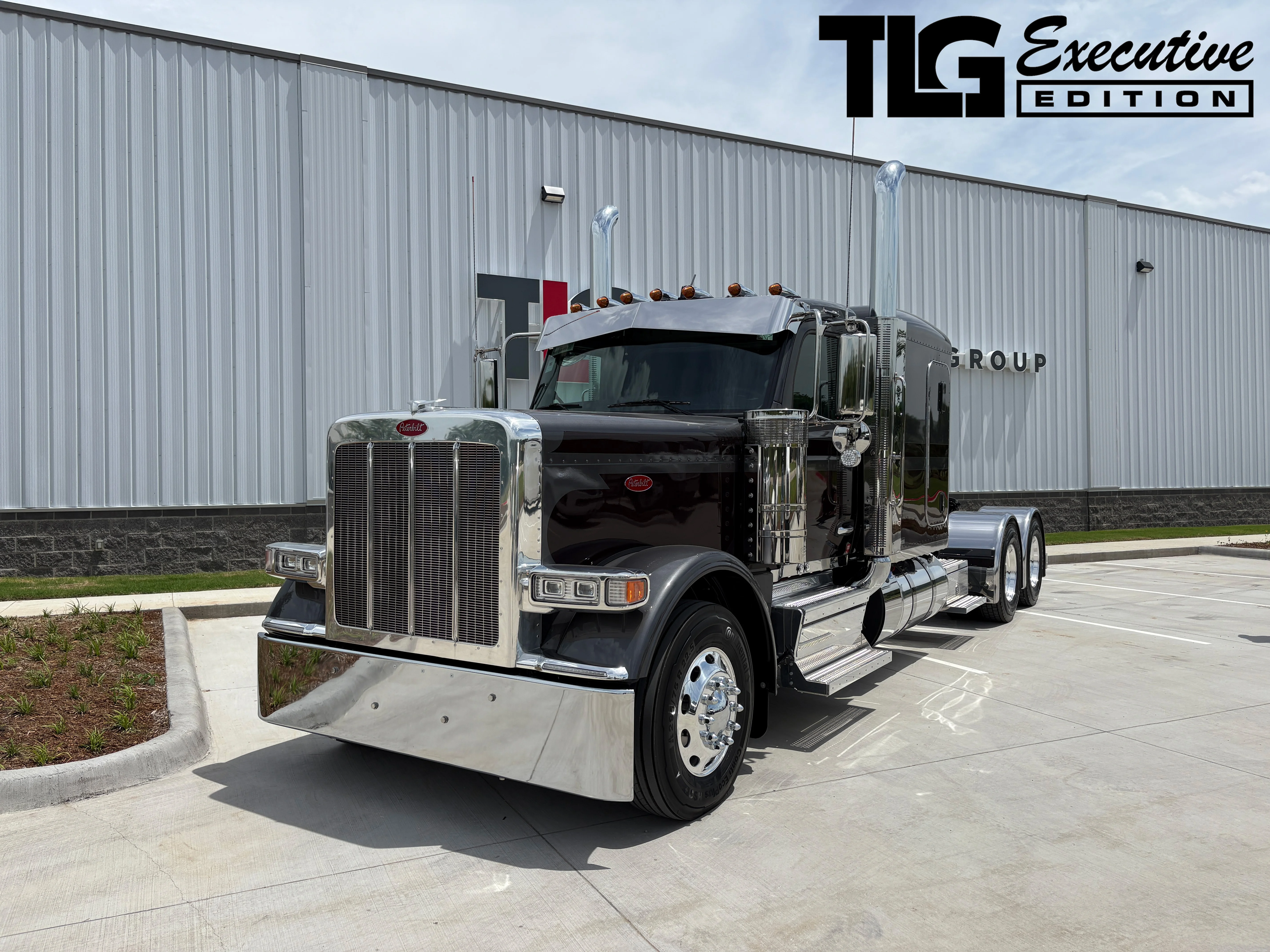 2027 Peterbilt 589 in Louisville, KY