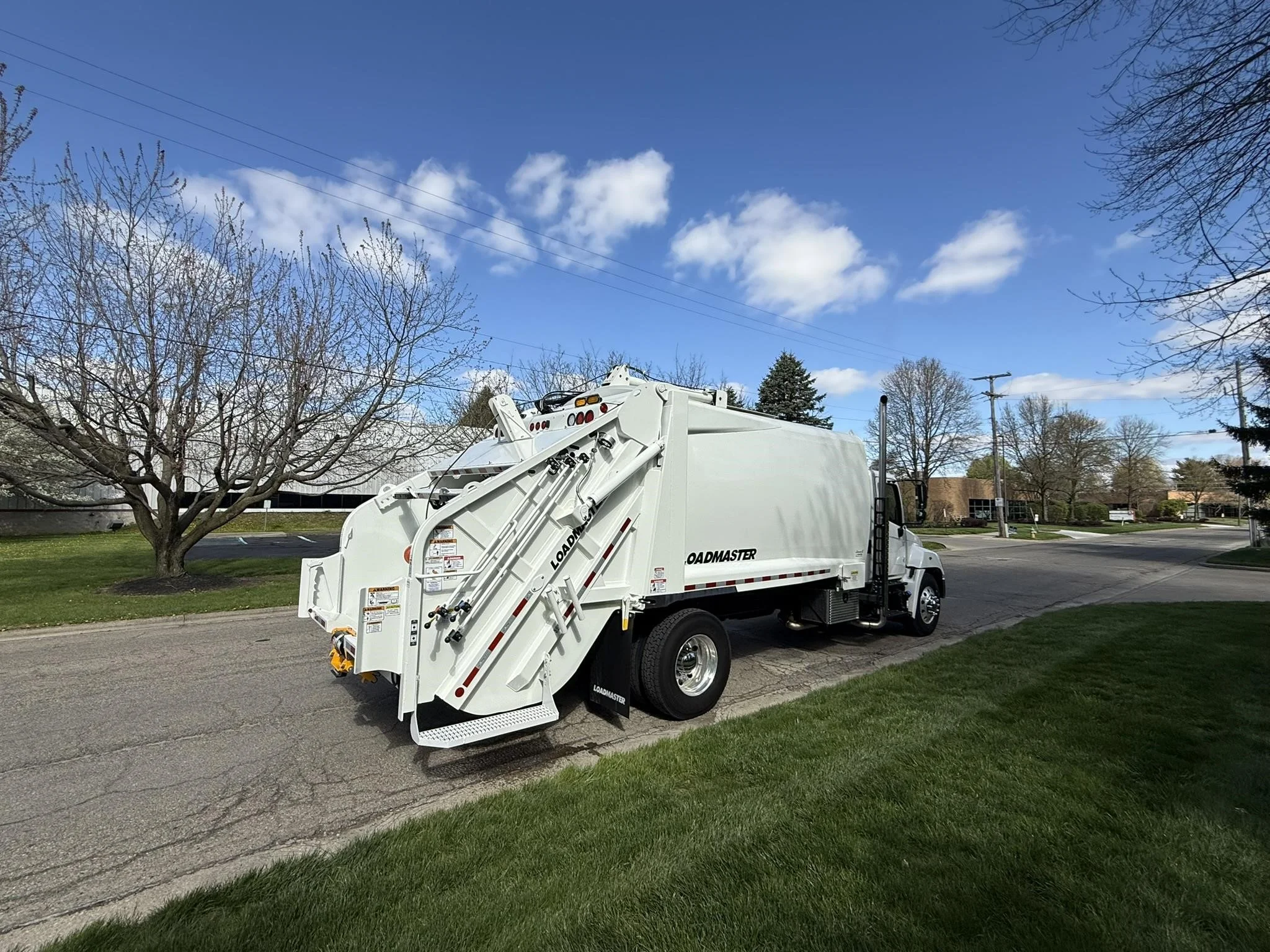 2024 Hino L7 in Findlay, OH — photo 5