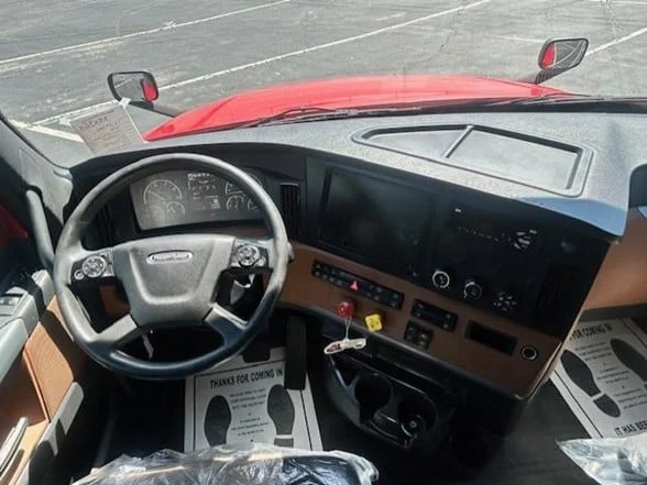 2020 FREIGHTLINER Cascadia 126 - image 24