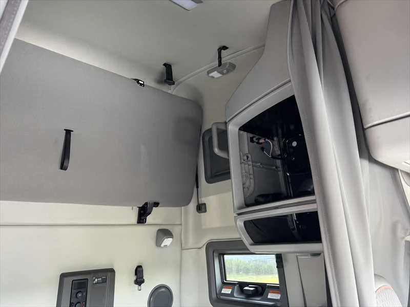 2024 Volvo VNL 860 in Little Rock, AR — photo 10