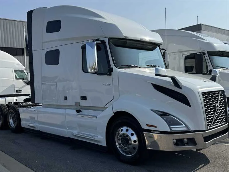 2024 Volvo VNL 860 in Little Rock, AR — photo 4