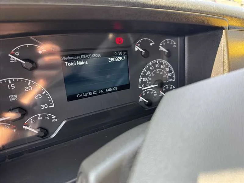 2024 Volvo VNL 860 in Little Rock, AR — photo 8