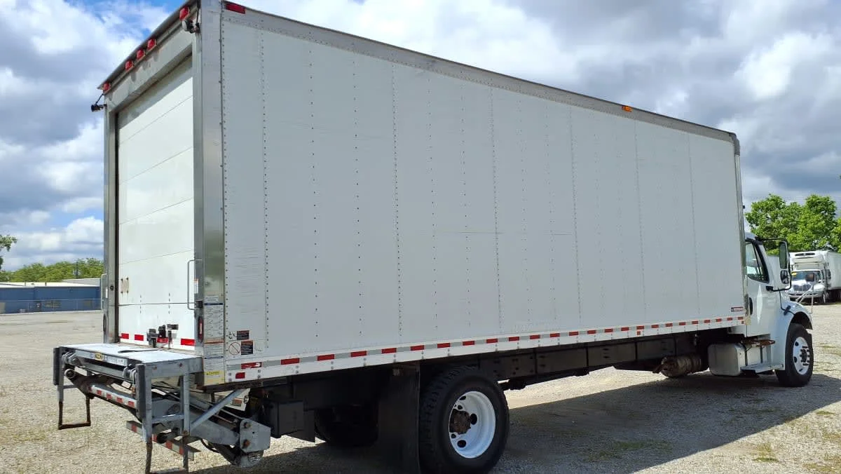 2019 Freightliner M2 106 in West Chester, OH — photo 4