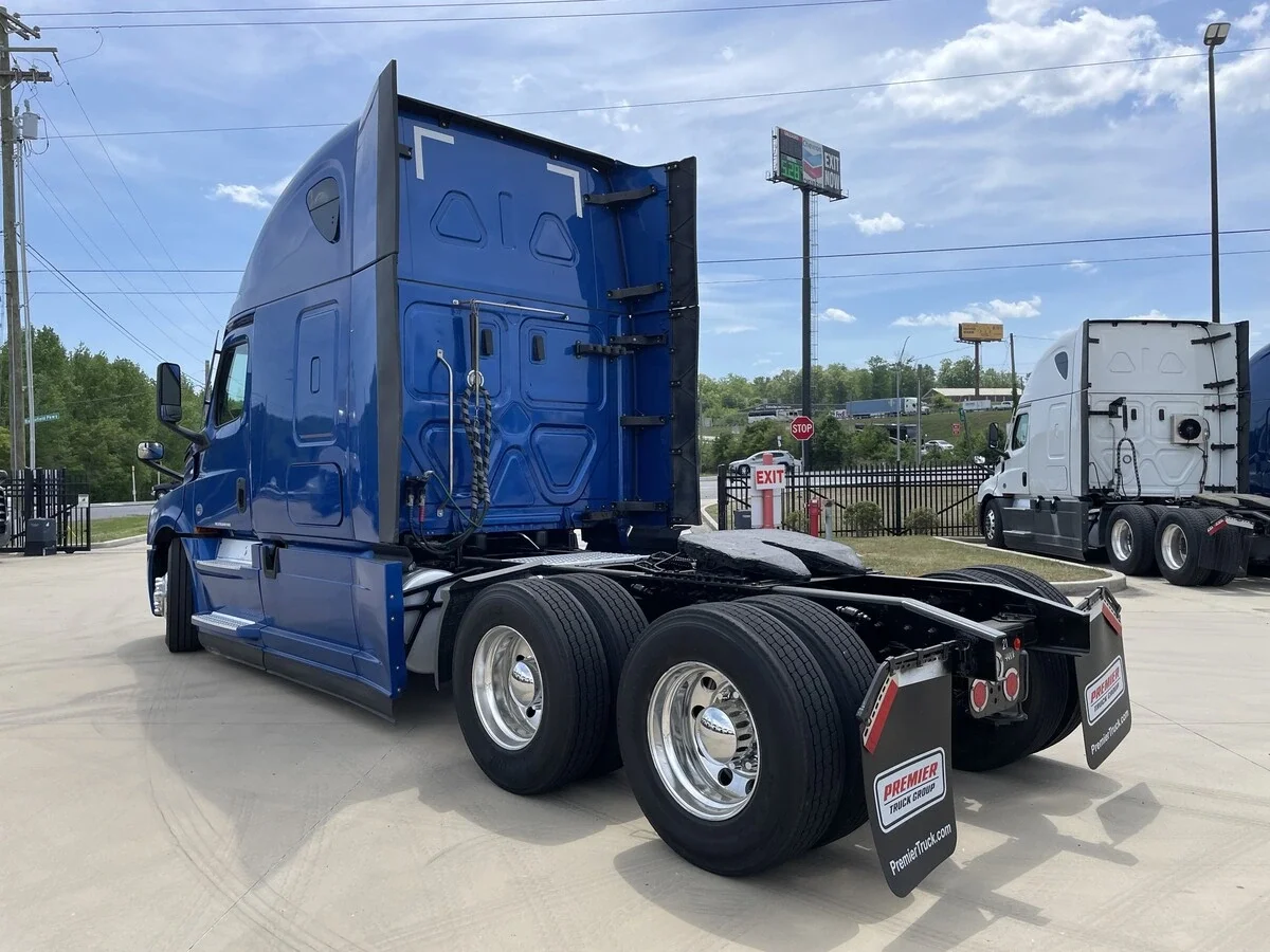 2021 Freightliner Cascadia - image 13