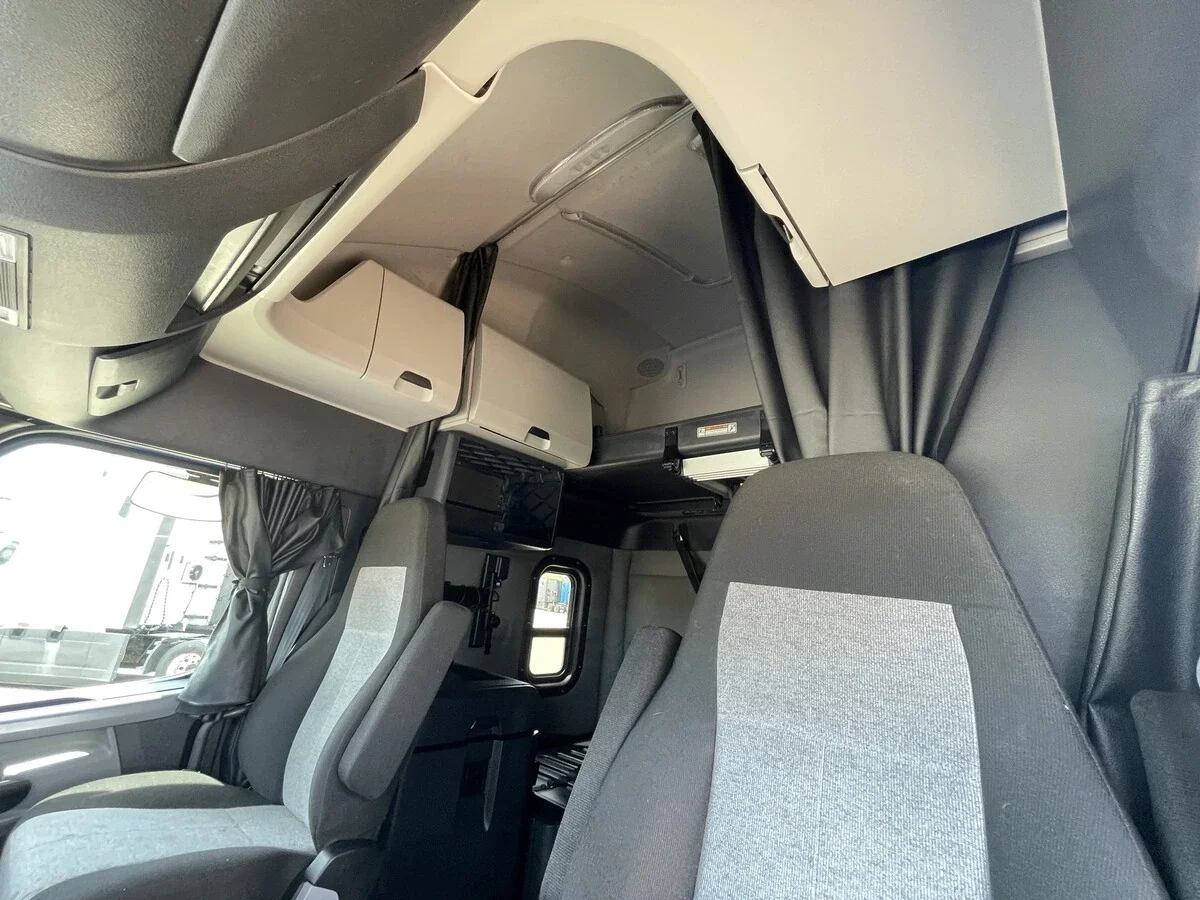 2021 Freightliner Cascadia - image 20