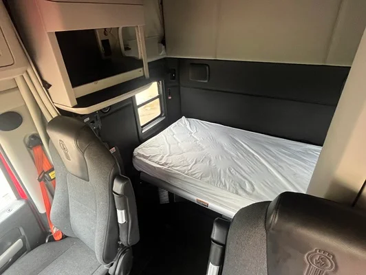 2024 Kenworth T680 in Cedar Rapids, IA — photo 12