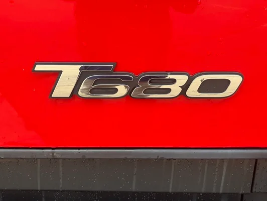 2024 Kenworth T680 in Cedar Rapids, IA — photo 8