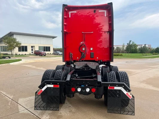 2024 Kenworth T680 in Cedar Rapids, IA — photo 5