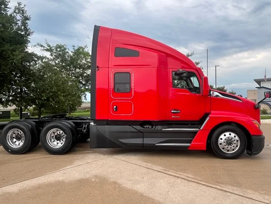 2024 Kenworth T680 in Cedar Rapids, IA — photo 26