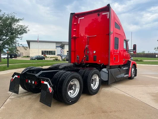 2024 Kenworth T680 in Cedar Rapids, IA — photo 25