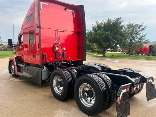 2024 Kenworth T680 in Cedar Rapids, IA — photo 24