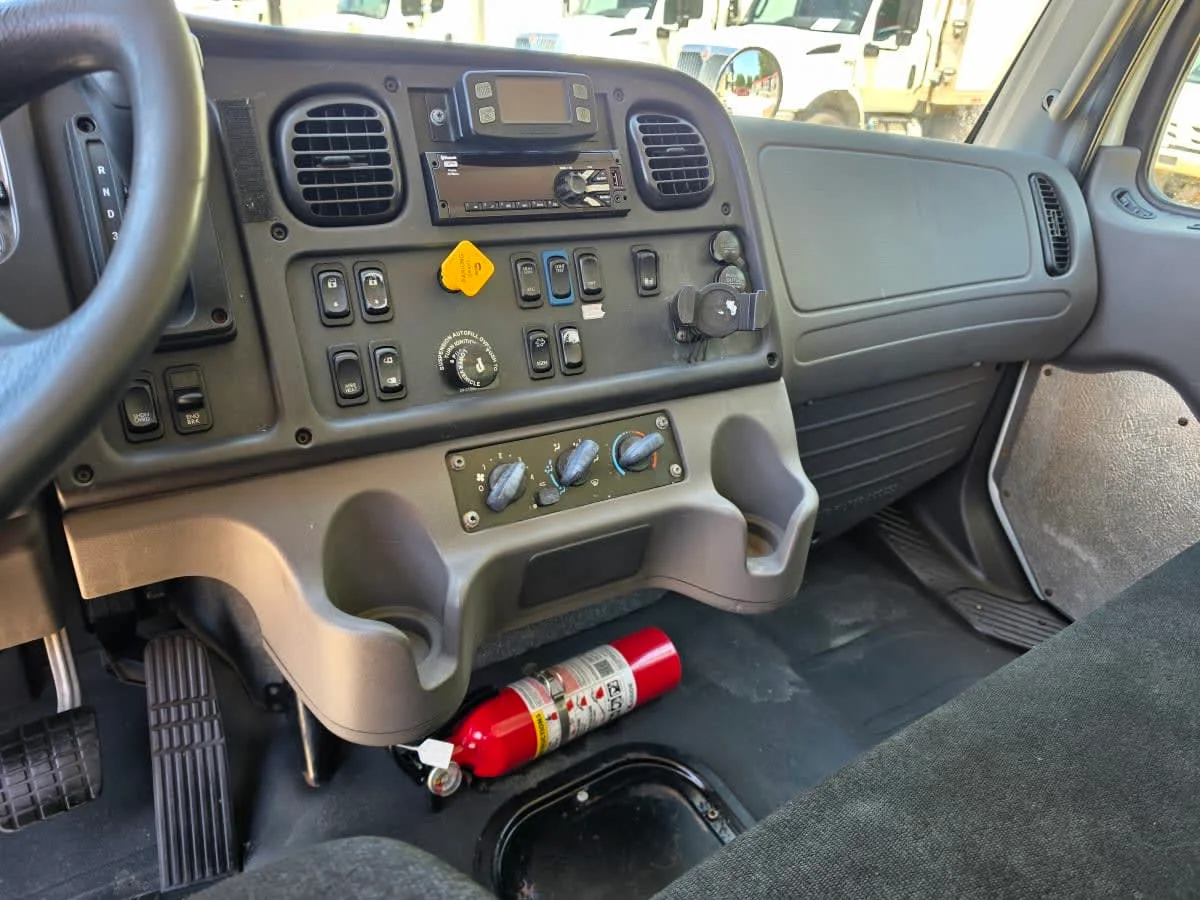 2020 Freightliner M2 106 in Greensboro, NC — photo 9