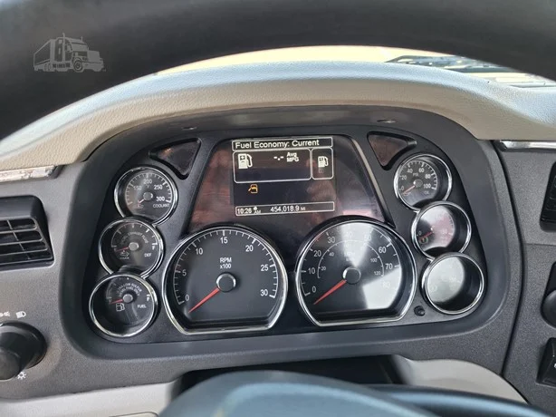 2021 Peterbilt 579 in MS — photo 12