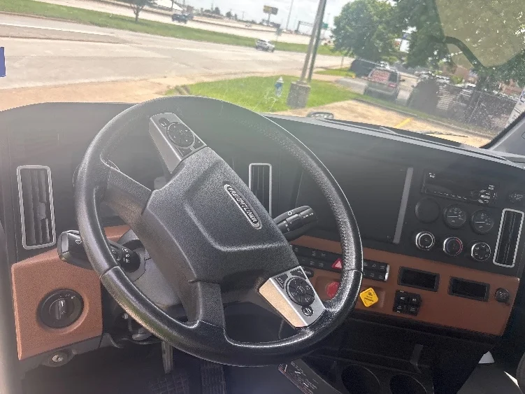 2021 Freightliner Cascadia - image 10