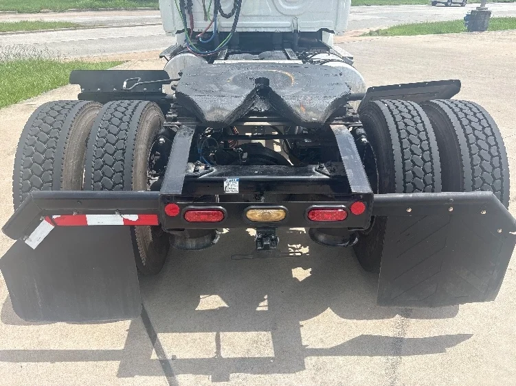 2021 Freightliner Cascadia - image 6