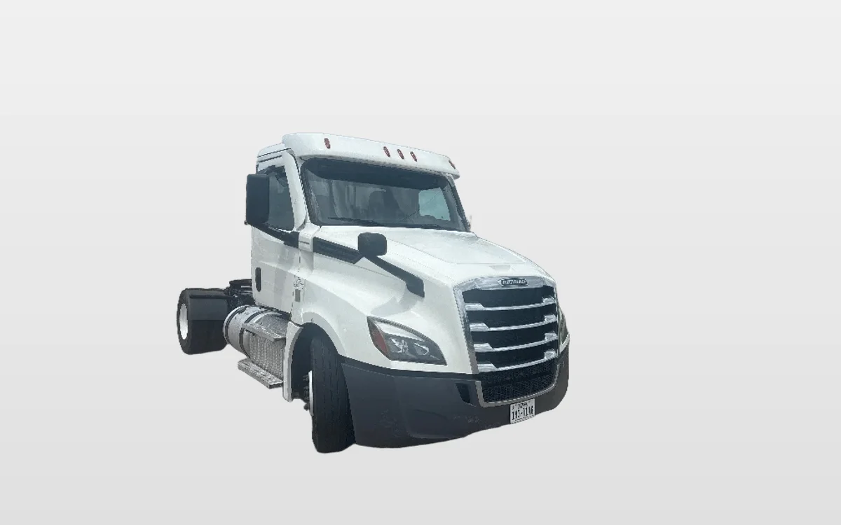 2021 Freightliner Cascadia - image 1