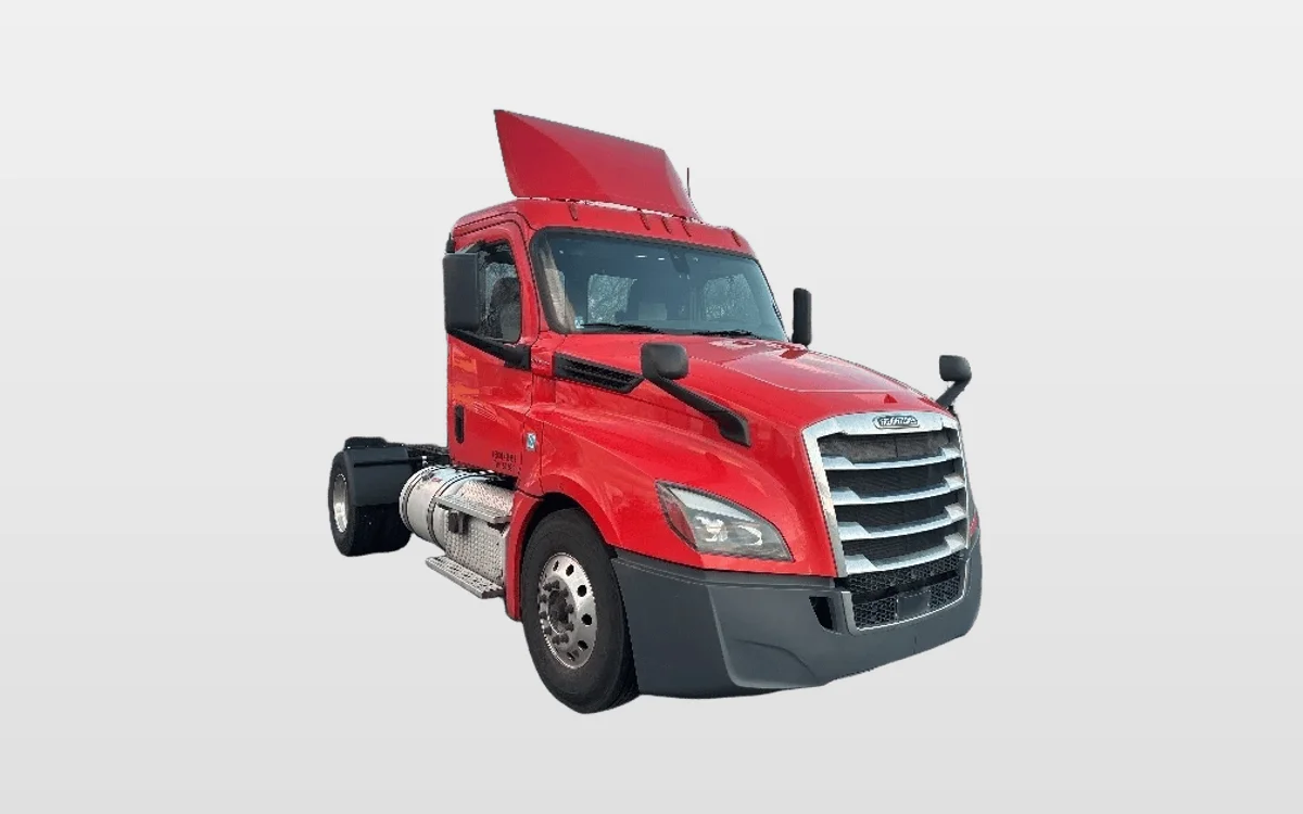 2019 Freightliner Cascadia - image 1